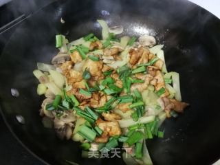 蘑菇佛手瓜炒肉片的做法步骤：9