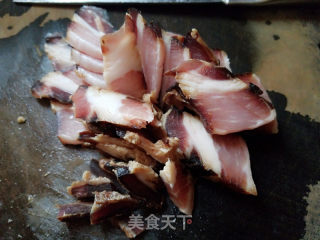 腊肉炒萝卜缨的做法步骤：4