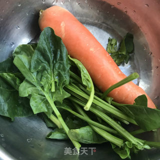 油泼胡萝卜丝拌豆芽的做法步骤：1