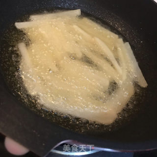 炸薯条的做法步骤：4