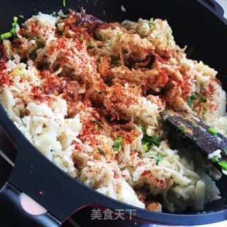 蒜苗炒洋芋擦擦的做法步骤：10