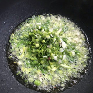 蒜苗炒洋芋擦擦的做法步骤：8