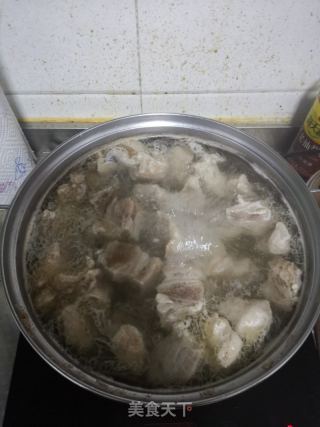 金针菇牛肉汤的做法步骤：5