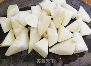 咸肉炖萝卜毛芋的做法步骤：4
