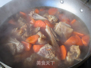 胡萝卜山药炖羊肉的做法步骤：7