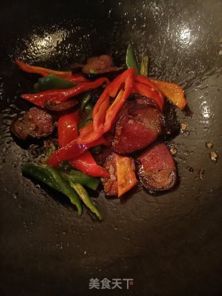 双椒炒腊肉的做法步骤：11