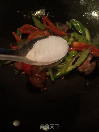双椒炒腊肉的做法步骤：8