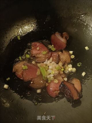 双椒炒腊肉的做法步骤：6