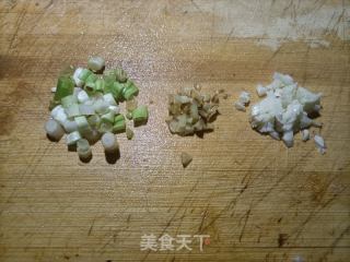 双椒炒腊肉的做法步骤：3