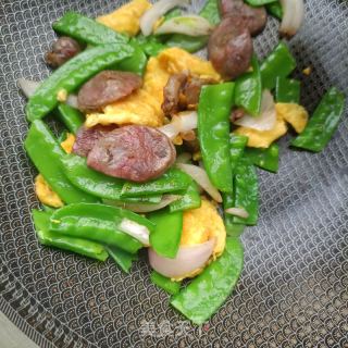 腊肠鸡蛋炒荷兰豆的做法步骤：17