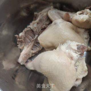 金线莲竹荪王鸽汤的做法步骤：7
