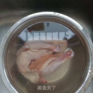 金线莲竹荪王鸽汤的做法步骤：1