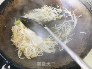 醋溜绿豆芽的做法步骤：7