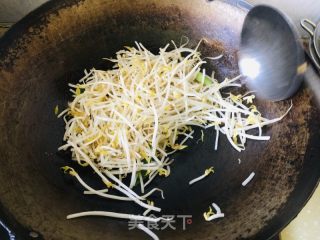 醋溜绿豆芽的做法步骤：3