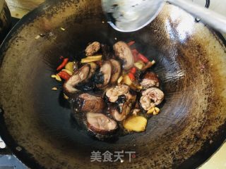 蒜苔炒酱油鸭的做法步骤：6