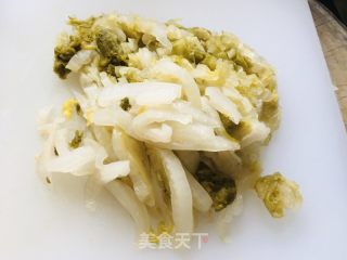 酸菜炒粉条的做法步骤：4