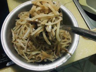 猪皮冻的做法步骤：4