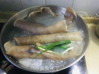猪皮冻的做法步骤：1