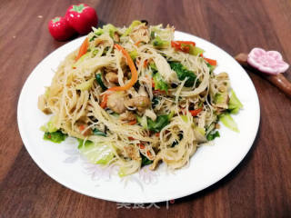 包菜肉丝炒粉干的做法步骤：11