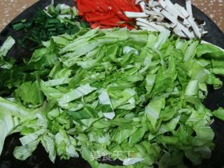包菜肉丝炒粉干的做法步骤：3