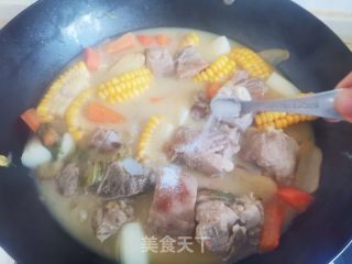 玉米排骨汤的做法步骤：12