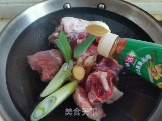 玉米排骨汤的做法步骤：2
