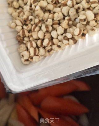 胡萝卜薏米龙骨汤的做法步骤：5