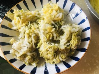 土豆丝炒酸菜的做法步骤：2