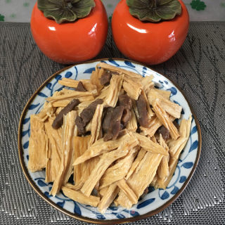 牛肉炒腐竹的做法步骤：8