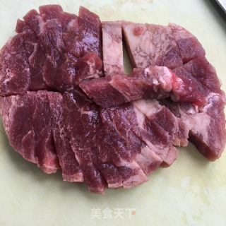 牛肉炒腐竹的做法步骤：2