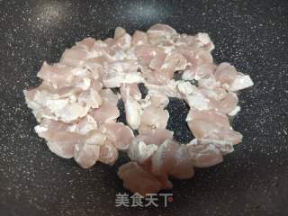 鸡胸肉咖喱土豆的做法步骤：2