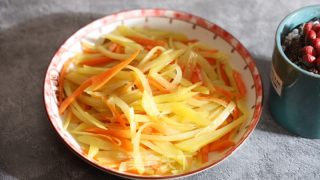 胡萝卜炒土豆丝的做法步骤：6