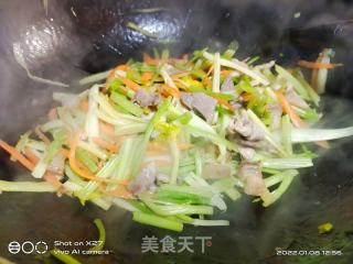 瘦肉丝炒芹菜的做法步骤：7