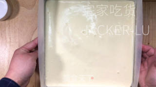 家常虎皮蛋糕卷，第一次做丑了点，但是很好吃哦，虎年要虎虎生威，快来做一个吧。的做法步骤：14