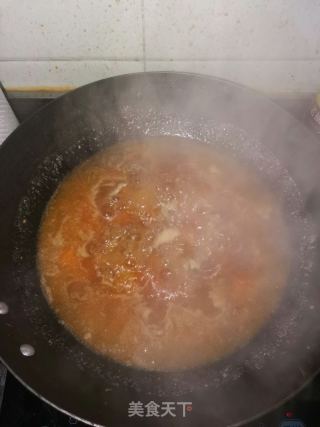 番茄浓汤汆肉片的做法步骤：7