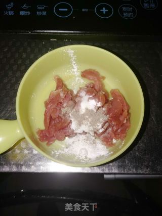 番茄浓汤汆肉片的做法步骤：3
