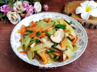 香菇胡萝卜炒佛手瓜的做法步骤：7
