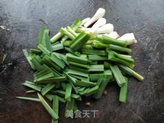 香菇胡萝卜炒佛手瓜的做法步骤：2