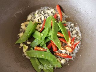荷兰豆小米椒炒鸡蛋的做法步骤：9