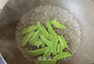 荷兰豆小米椒炒鸡蛋的做法步骤：3