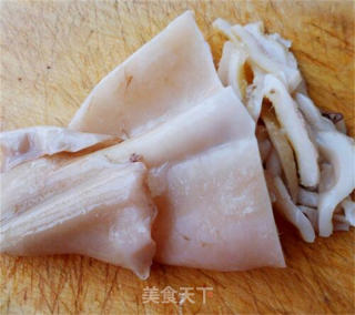 双韭炒鱿鱼的做法步骤：3