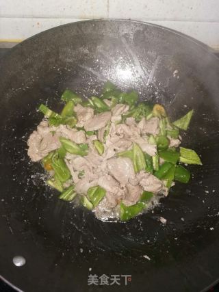 青椒炒肉的做法步骤：5