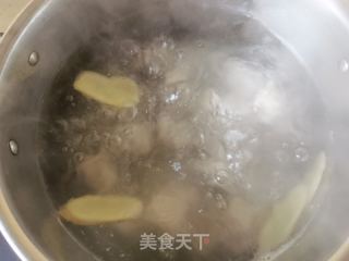 胡萝卜虫草花排骨汤的做法步骤：6