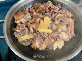 家庭版鸡煲的做法步骤：3