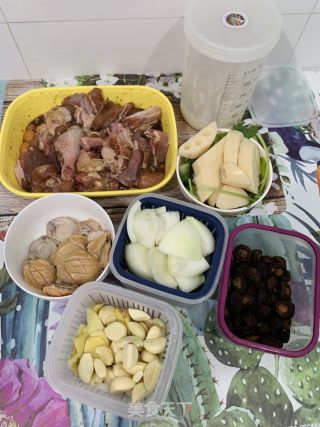 家庭版鸡煲的做法步骤：1