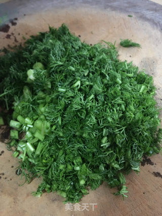 小茴香煎蛋的做法步骤：1