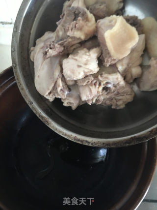 蒜苗炒鸡的做法步骤：3