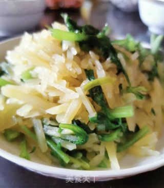 香芹炒土豆丝的做法步骤：9