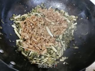 雪菜冬笋肉丝面的做法步骤：6
