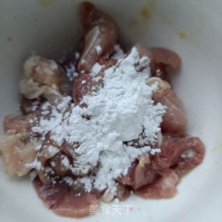 酸菜血肠水煮肉片的做法步骤：3
